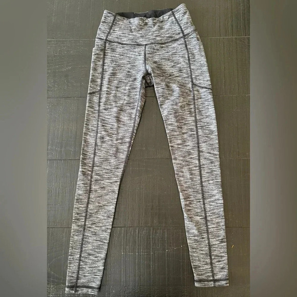 Victoria's Secret Gray Heather Knockout Pocket High Waist Activewear Leggings - Picture 3 of 6